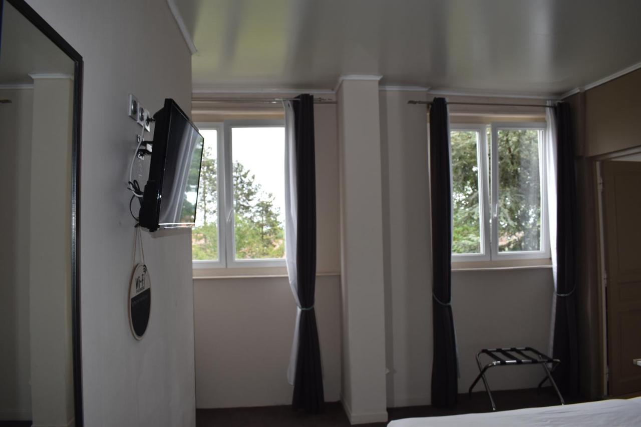 Hotel Logis Manoir de Fourcy à Corbehem Extérieur photo